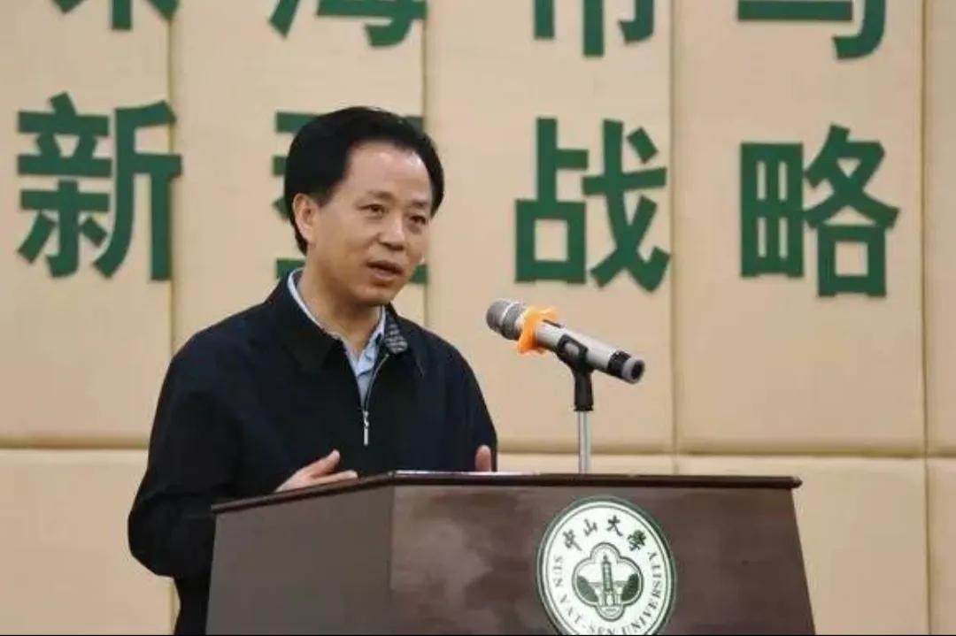 珠海書(shū)記李嘉的最新動(dòng)態(tài)，勵(lì)志之光照亮珠海，成就與自信背后的變化故事